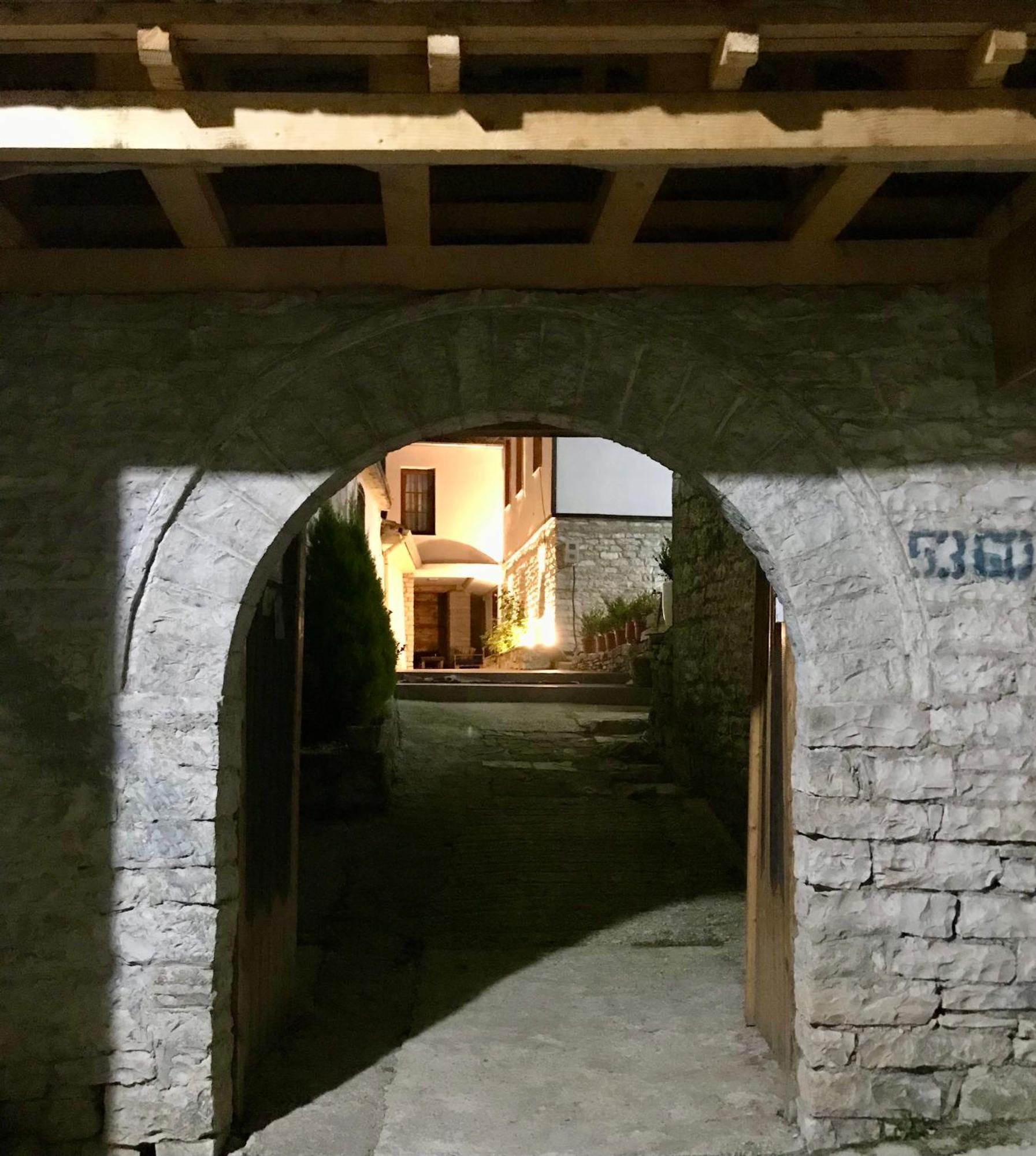 Vila ERI Gjirokastër Exterior foto